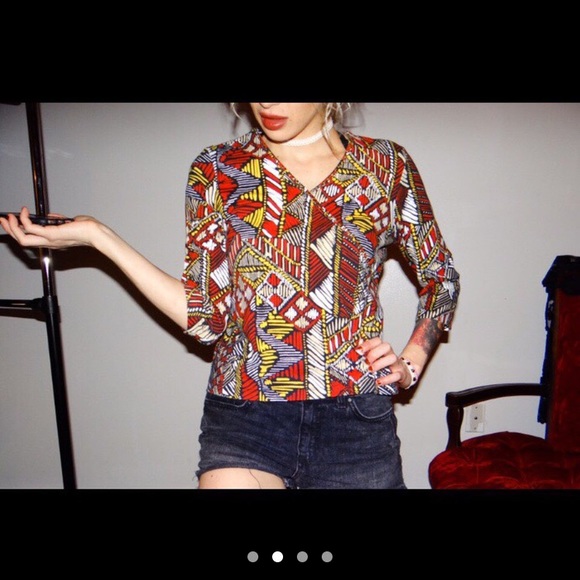 one.

Ruby Red Petite 3/4 sleeve surplice top - Picture 2 of 4